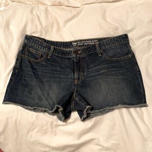 NWT. Gap Denim Shorts. Size 14/32.